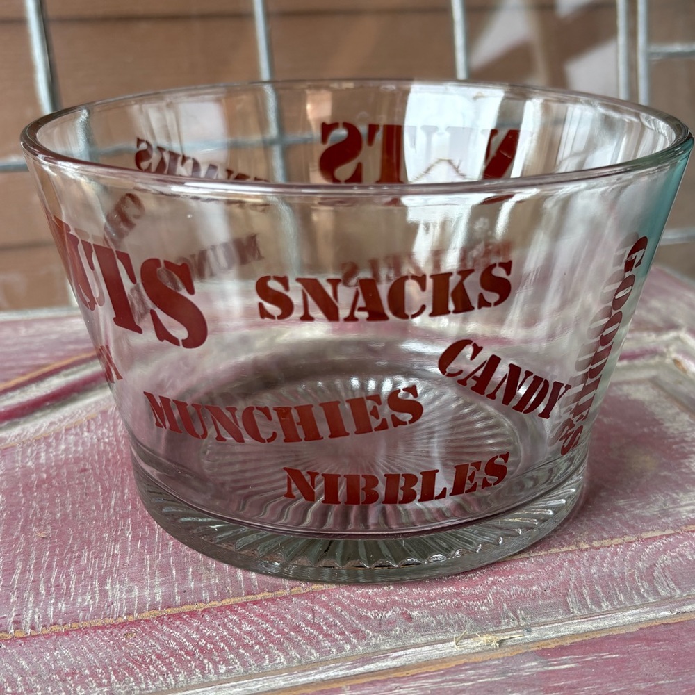 Vintage 1970s Chips Nuts Candy Pretzel Munchie Snack Bowl Starburst Bottom
